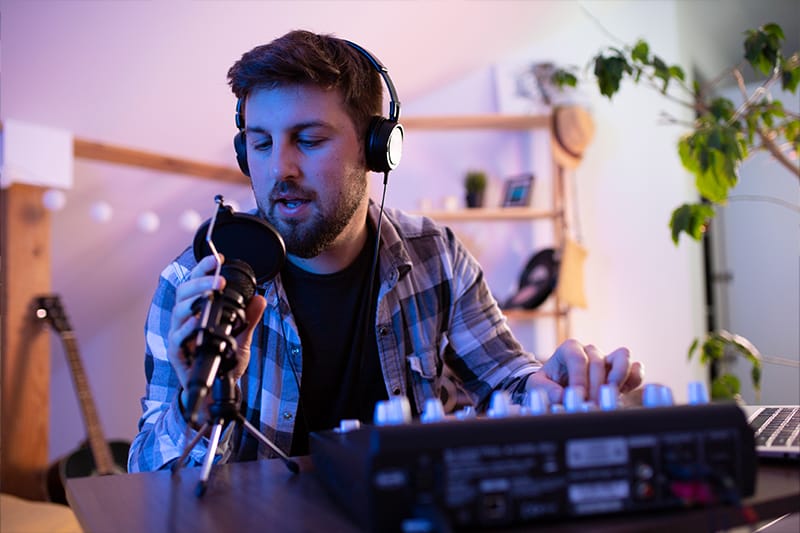Intensive Podcast Presenting & Production